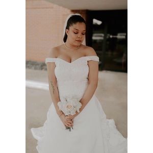 David’s Bridal Wedding Dress | Size 10